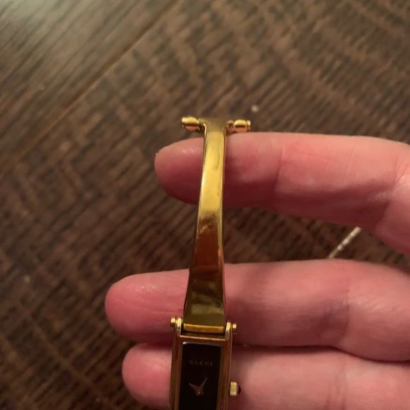Gucci gold watch - Picture 2 of 15